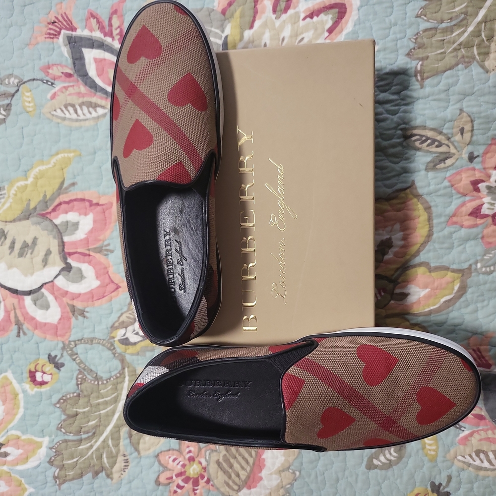 Burberry Gauden Red Heart Slip-on Sneaker